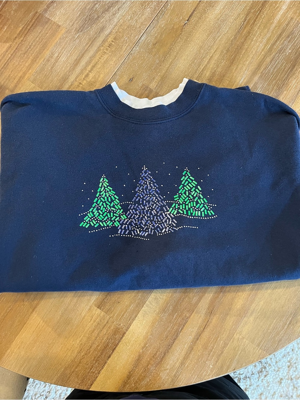 Vintage 90s MC Sportswear
Christmas Tree Sweatshirt Navy
Double Collar Large